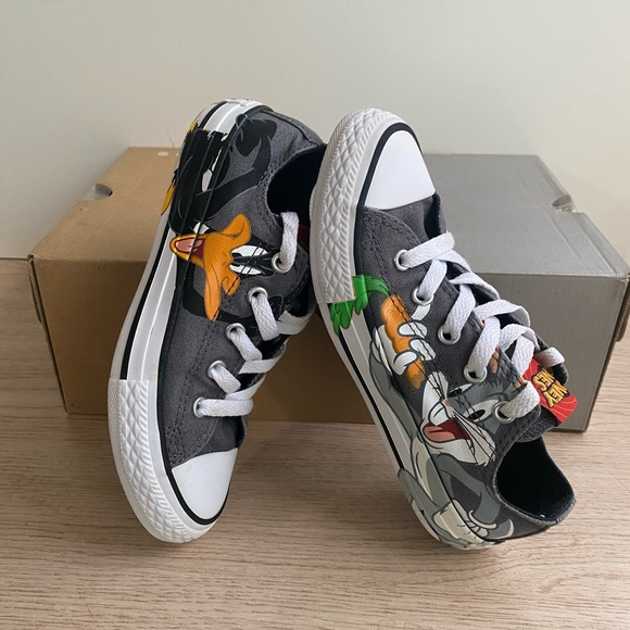 Converse Chuck Taylor All Star Looney Tunes Bugs Bunny Daffy Shoes - Size 13 C - Picture 11 of 13